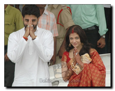 Aish and Abhi at Thirupathi - Gallery