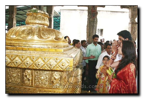Aish and Abhi at Thirupathi - Gallery