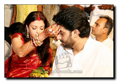 Aish and Abhi at Thirupathi - Gallery