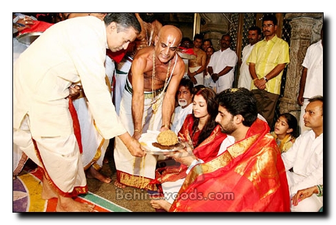 Aish and Abhi at Thirupathi - Gallery