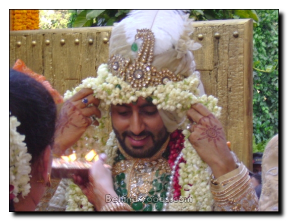 Aish and Abhi at Thirupathi - Gallery