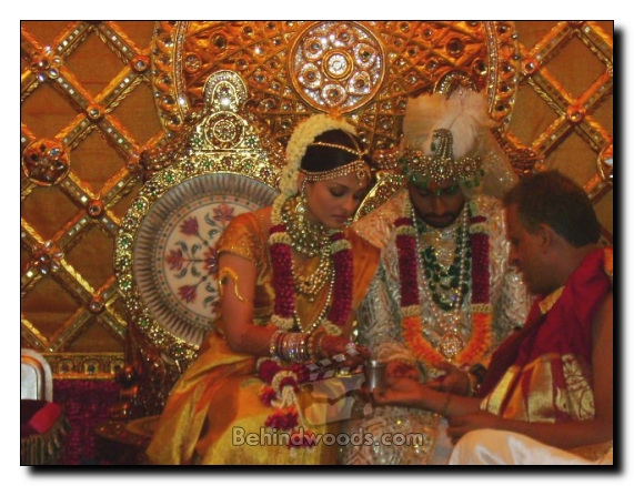 Aish and Abhi at Thirupathi - Gallery