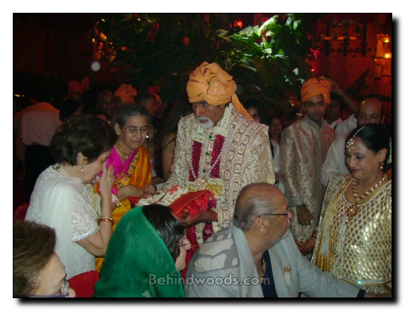 Aish and Abhi at Thirupathi - Gallery