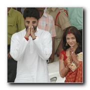 Aish and Abhi at Thirupathi - Gallery