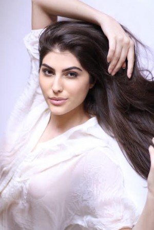 Naaz Norouzi (aka) Naz Norouzi