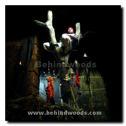 Naan Kadavul  Movie Gallery