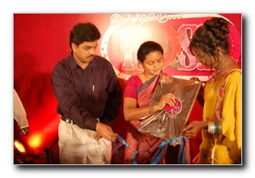 Vijay TV's Ippadikku Rose: Images