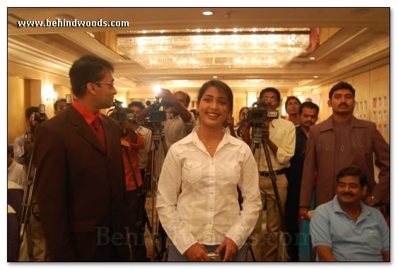 The image “http://www.behindwoods.com/features/Gallery/tamil-movies-events/photos-5/suresh-joachim/Guinness-06.jpg” cannot be displayed, because it contains errors.