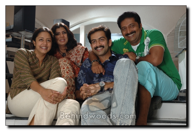 Mozhi Tamil Full Movie With English Subtitles