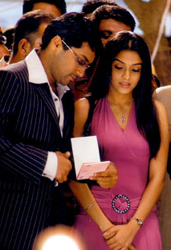 Ghajini 2005 Film