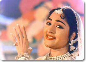 http://www.behindwoods.com/features/Slideshows/slideshows2/old-tamil-heroines/images/tamil-actress-vyjayanthimala.jpg