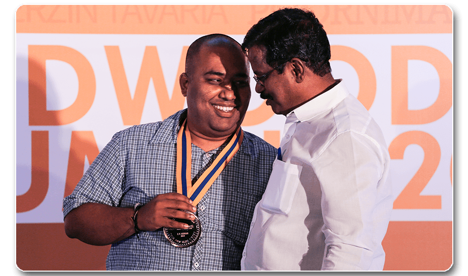 C.V.Kumar AT BEHINDWOODS GOLD SUMMIT 2013 FILM AWARDS