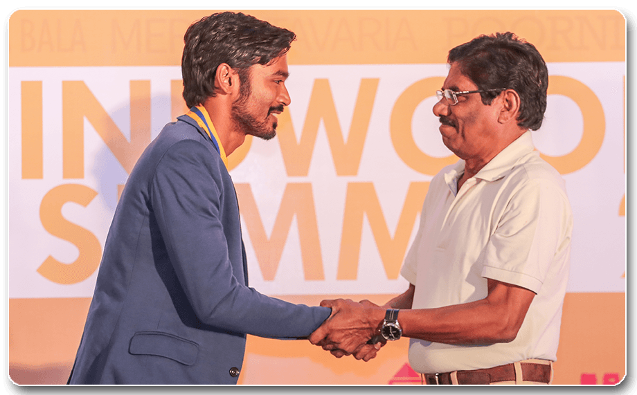 Dhanush AT BEHINDWOODS GOLD SUMMIT 2013 FILM AWARDS