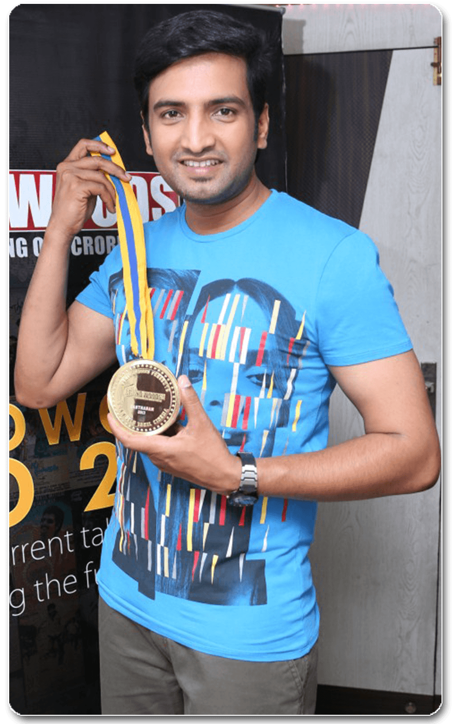 Santhanam AT BEHINDWOODS GOLD SUMMIT 2013 FILM AWARDS