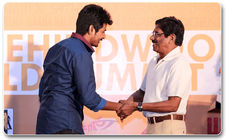 Sivakarthikeyan AT BEHINDWOODS GOLD SUMMIT 2013 FILM AWARDS