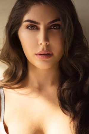 Naaz Norouzi (aka) Naz Norouzi