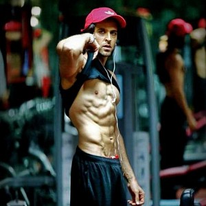 hrithik-caught-his-fan-clicking-his-photo-in-the-gym-and-formats-her-mobile-photos-pictures-stills-1 Hrithik Roshan allegedly misbehaved with a girl