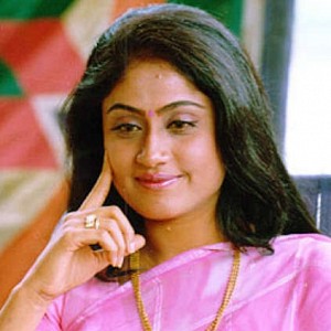 Just in: Vijayashanti to appear in court. Check Details
