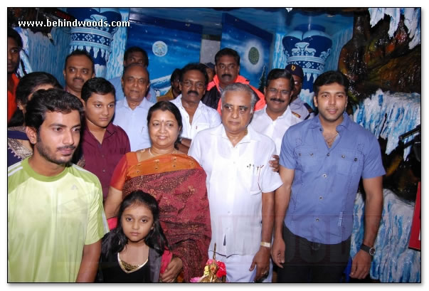 Film stars at Abirami Mega Mall  Images