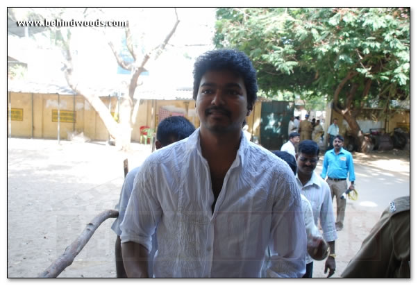 Ajith, Vijay and Sarath Vote - Images