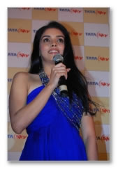 Asin dines with Tatasky winner - Images