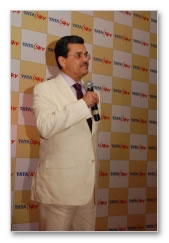 Asin dines with Tatasky winner - Images