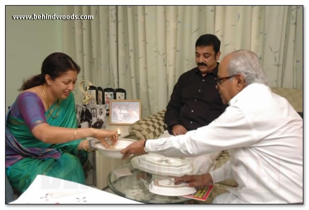 Kamal calls on K Balachander - images 
