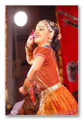 Classical performance by Seemans nieces - Images