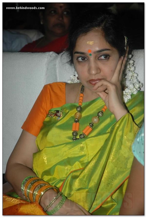 Classical performance by Seemans nieces - Images