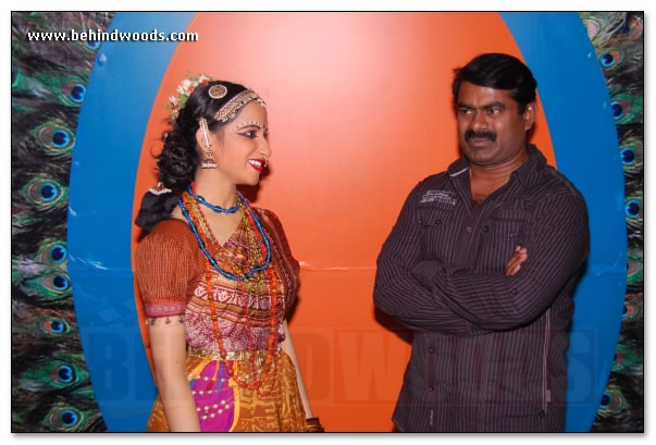 Classical performance by Seemans nieces - Images