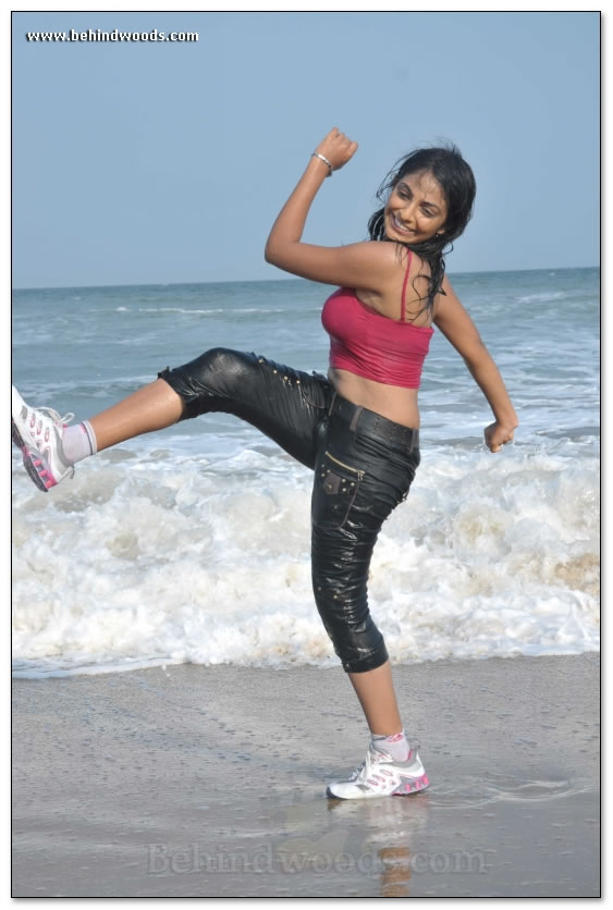 Guthirai Movie - Images