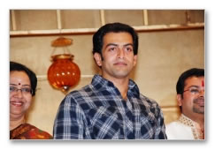 Kavya Madhavan Nishal Chandran- Wedding Reception Gallery