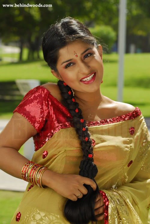 http://www.behindwoods.com/hindi-tamil-galleries/meera-jasmine/meera-jasmine-07.jpg