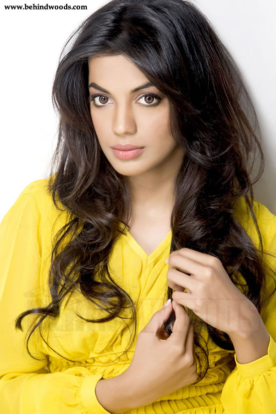 Actress Mugdha Godse - Images