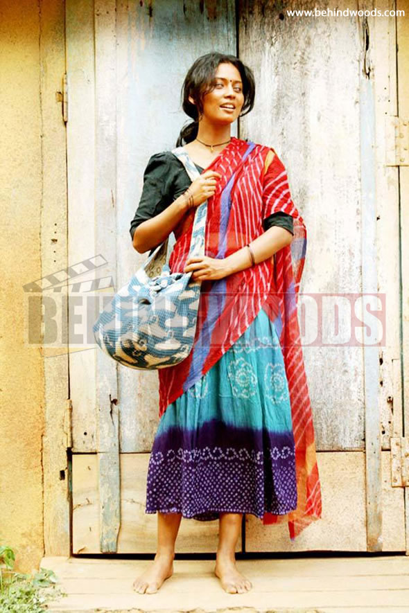 Naan Kadavul Movie - Images