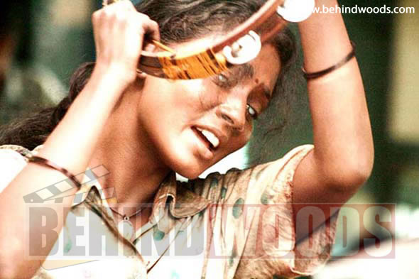 Naan Kadavul Movie - Images