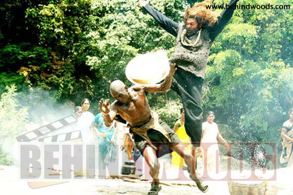 Naan Kadavul Movie - Images