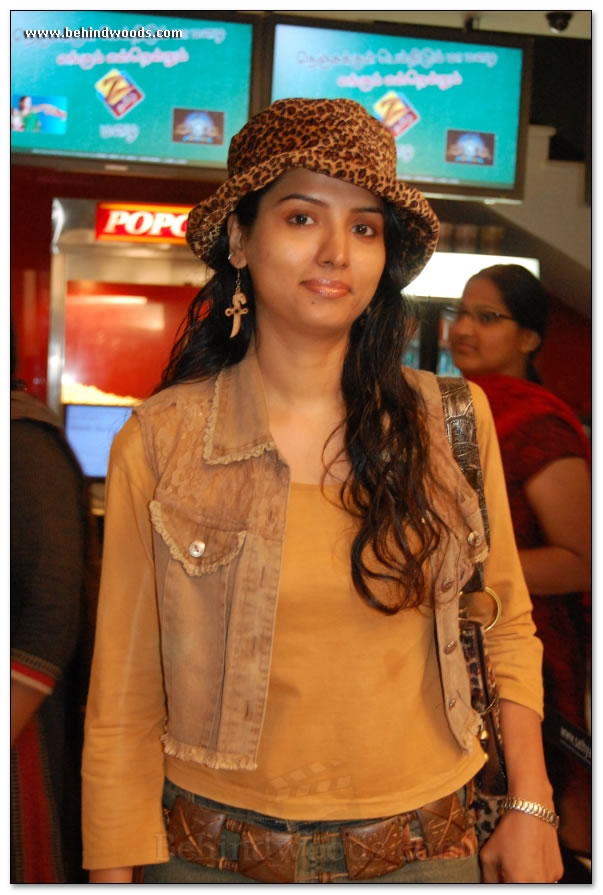 Naan Kadavul Premiere Show - Images