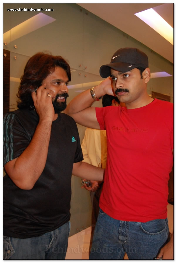 Naan Kadavul Premiere Show - Images