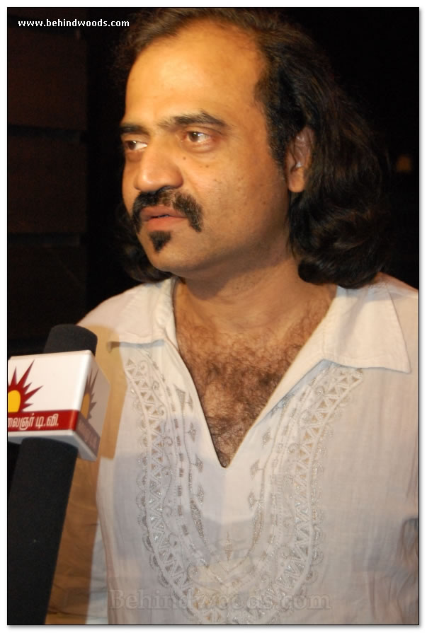 Naan Kadavul Premiere Show - Images