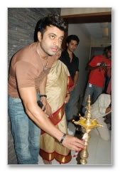 Star couples launch gym - images