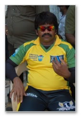http://www.behindwoods.com/hindi-tamil-galleries/star-cricket/bwoods_star-cricket-20.jpg