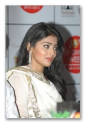 Suriya/Shriya experience the Joy of Giving - images