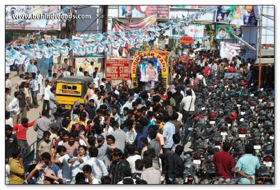 Villu - Fans frenzy - images