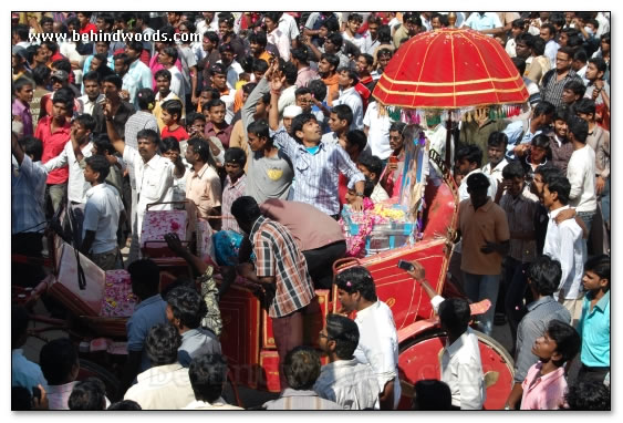 Villu - Fans frenzy - images