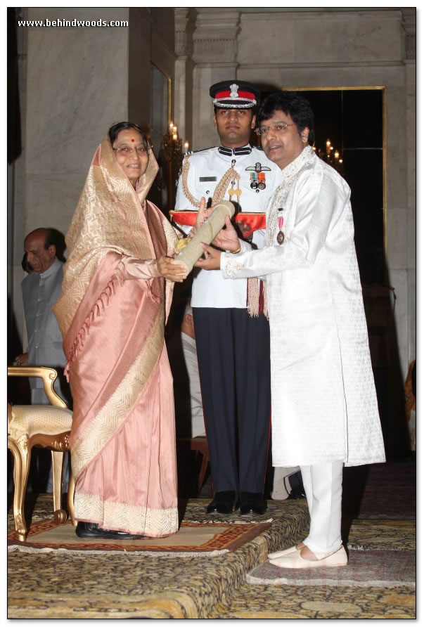 Vivek receives Padma Shri: Images