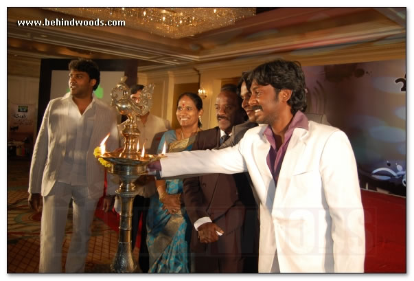 Vizhiyum Seviyum - Album launch images