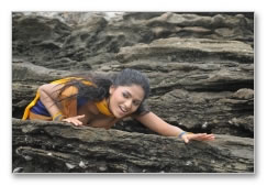 Yathumaagi Movie - Images