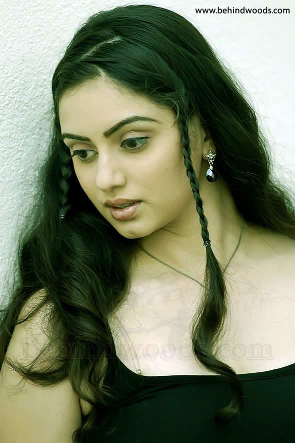 The image “http://www.behindwoods.com/image-gallery-stills/photos-6/shruthi/shruthi-12.jpg” cannot be displayed, because it contains errors.