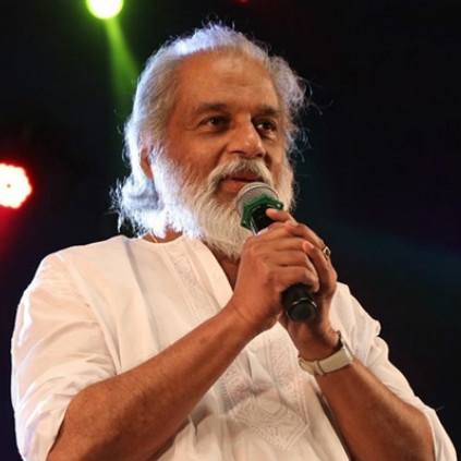 KJ Yesudas warns a fan for clicking a photo without requesting permission
